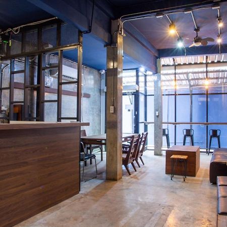 Area81 Hideout Hostel Bangkok Kültér fotó