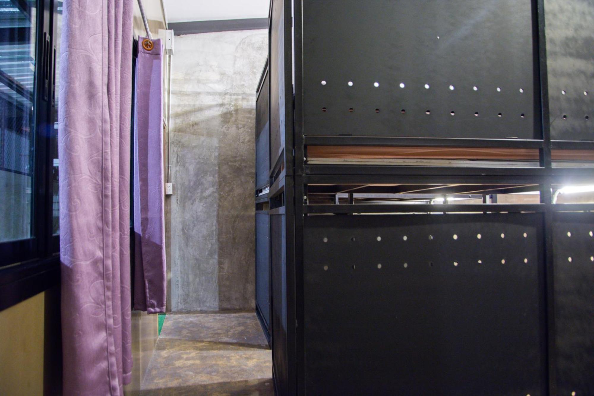 Area81 Hideout Hostel Bangkok Kültér fotó